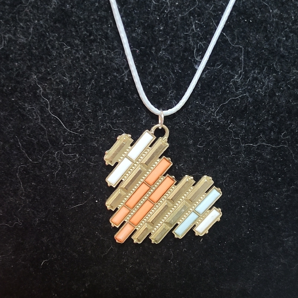 Handcrafted Pastel Pulse Necklace - Picture 5 of 6